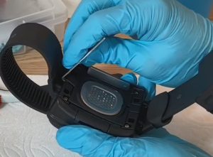 Removing faceplate with removal tool